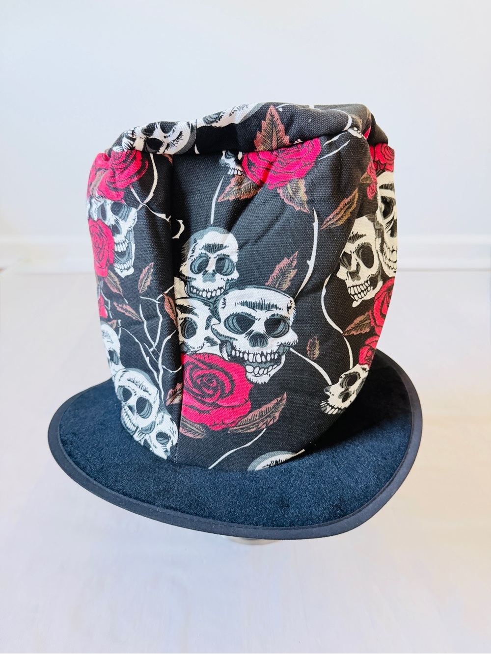 Skull and Roses plush top hat Day of the Dead adult one size 61cm nWot